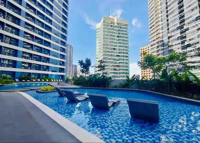 Lady Diana Mirror Mirror Penthouse Makati Gym Swim Park * Manila